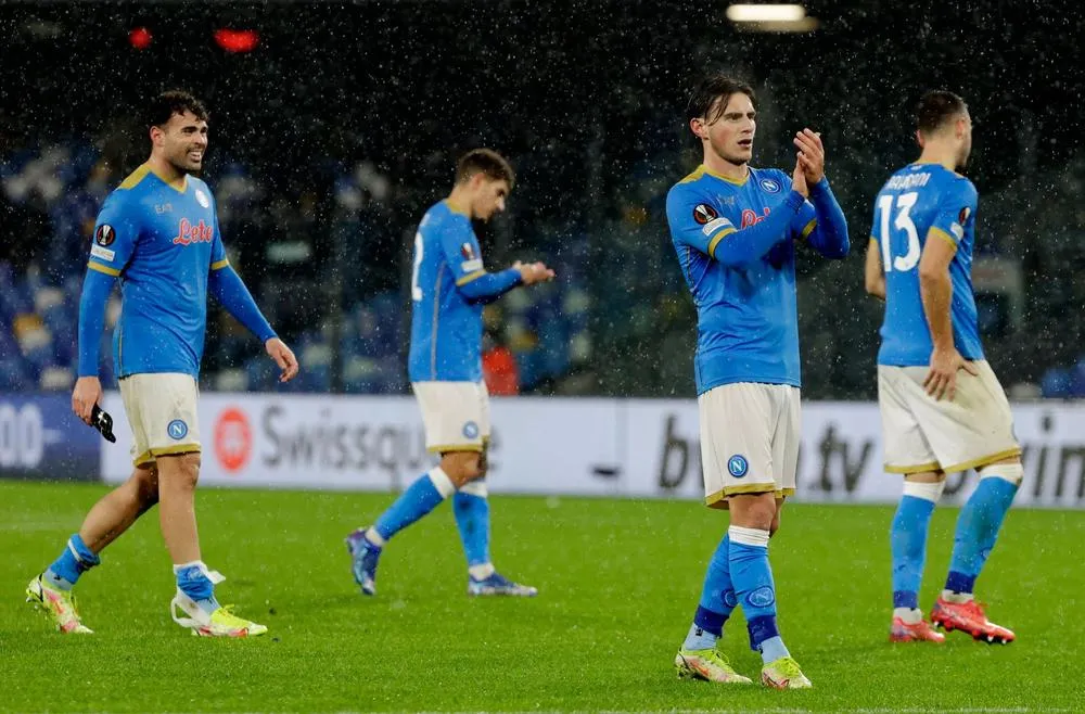 Napoli, secondo posto da playoff