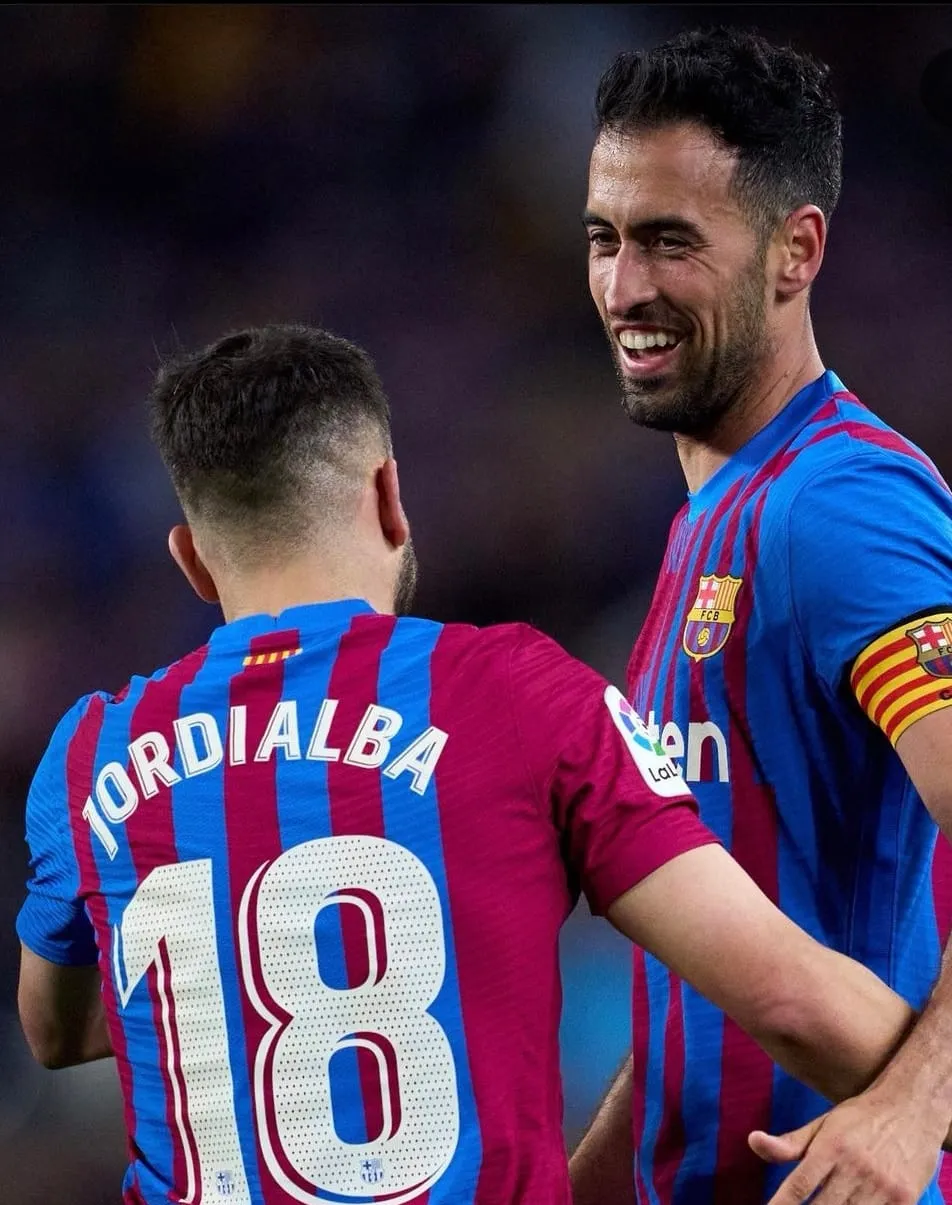 Barcellona, maxi risparmio dagli addii di Busquets e Jordi Alba