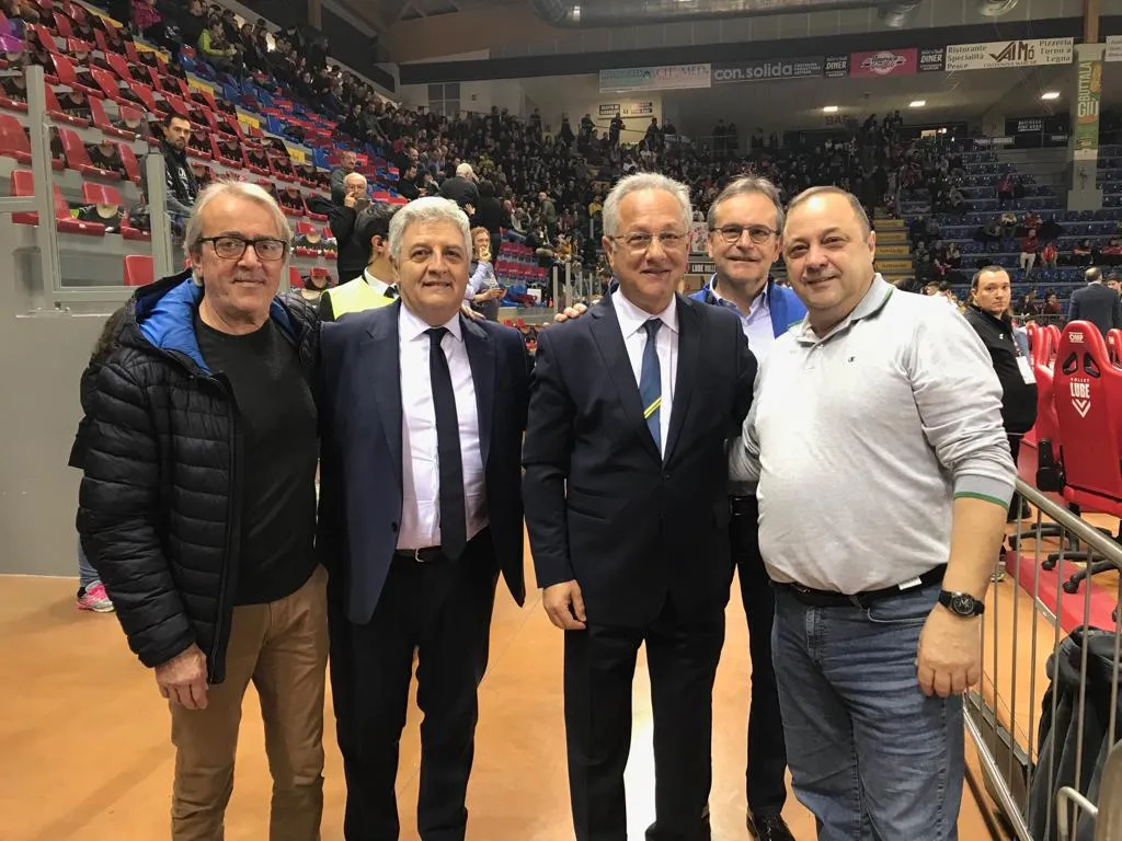 Velasco: il passato nel calcio, prima di un posto nell'olimpo
