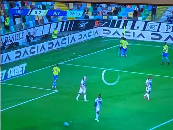 Problemi di connessione e disservizi: polemiche su Dazn