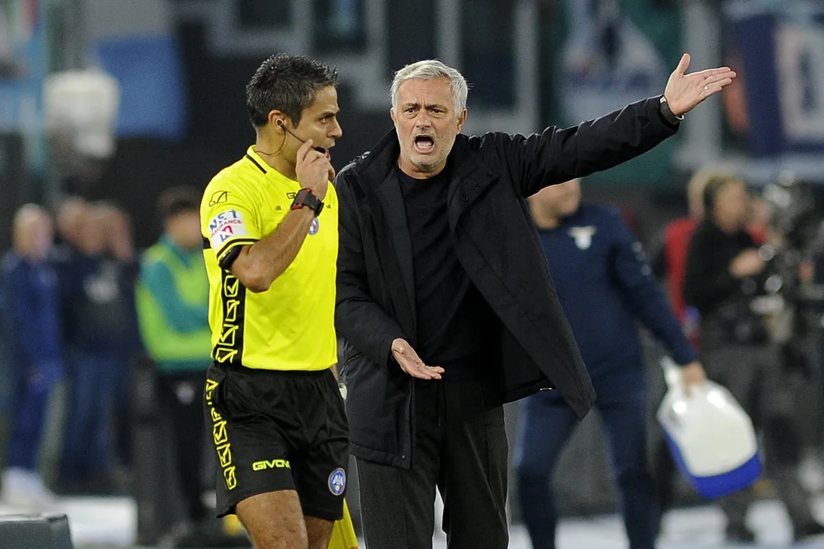 Mourinho, già finita la luna di miele al Fenerbahce: ha contattato il Newcastle per sostituire Howe