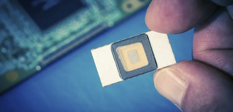 Lo shortage di chip farà aumentare i prezzi degli smartphone a natale?