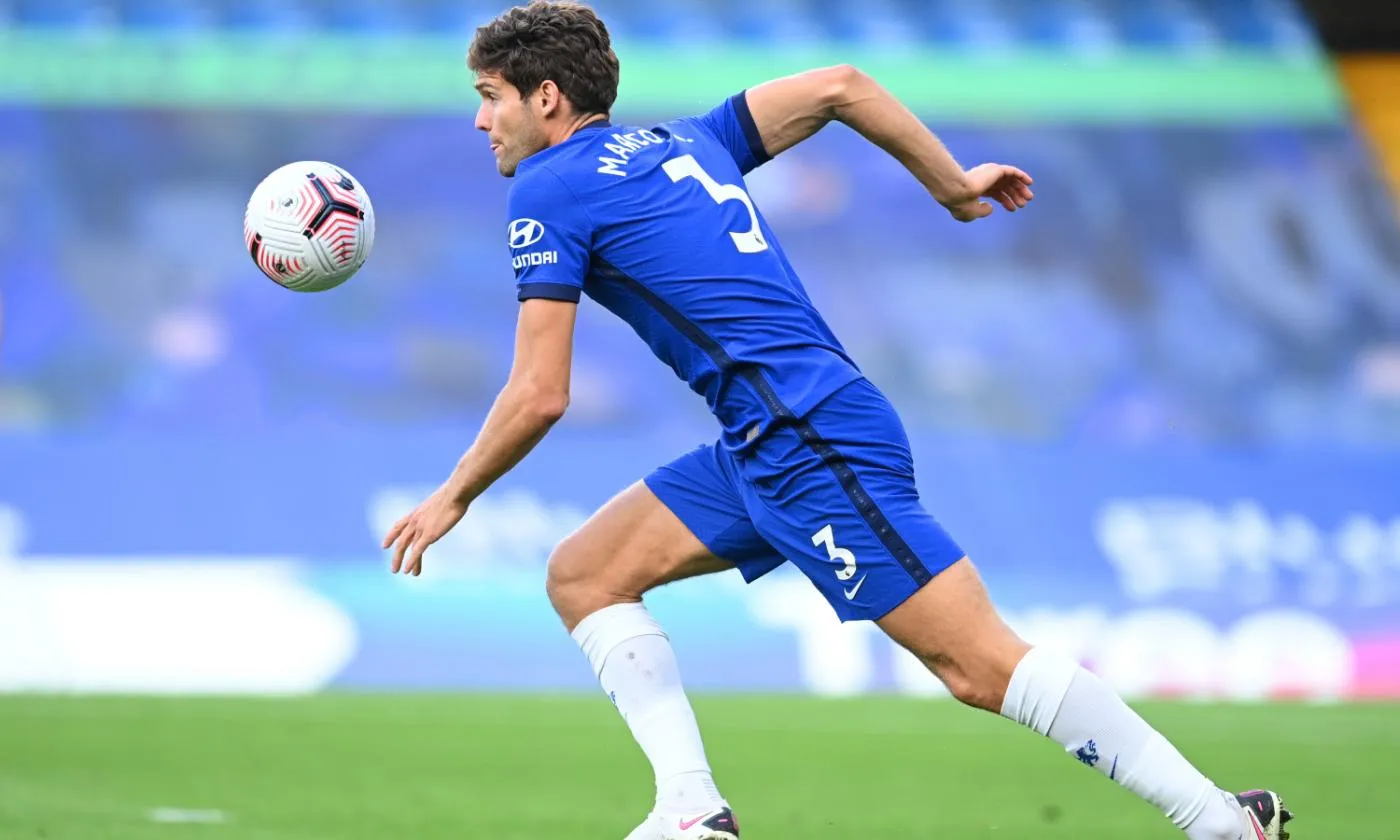 Juventus, sfida al Barcellona per un difensore