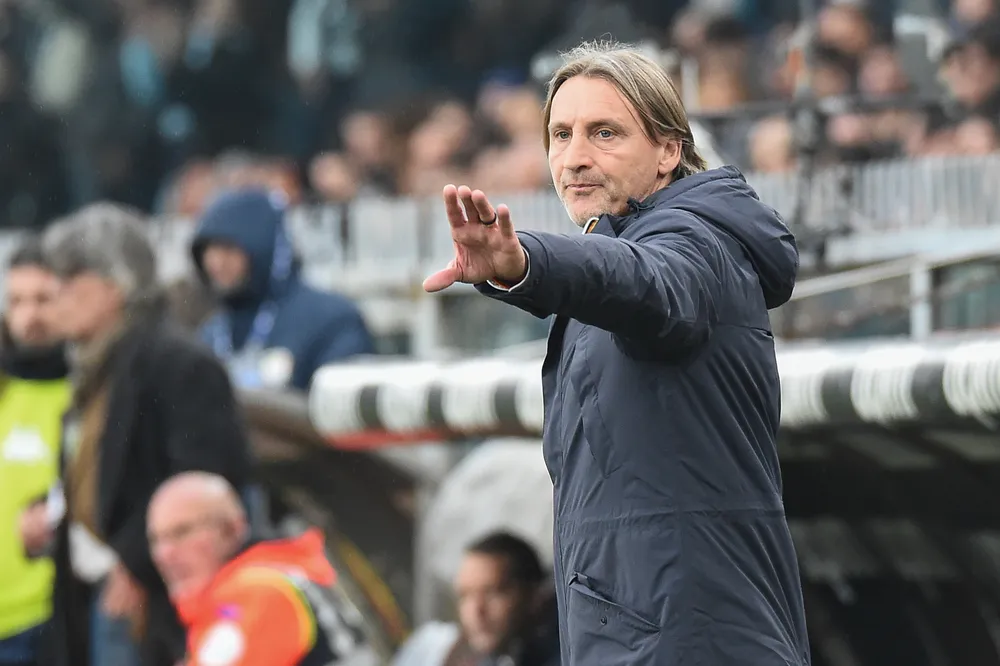Il Cagliari vira sulla punta viola