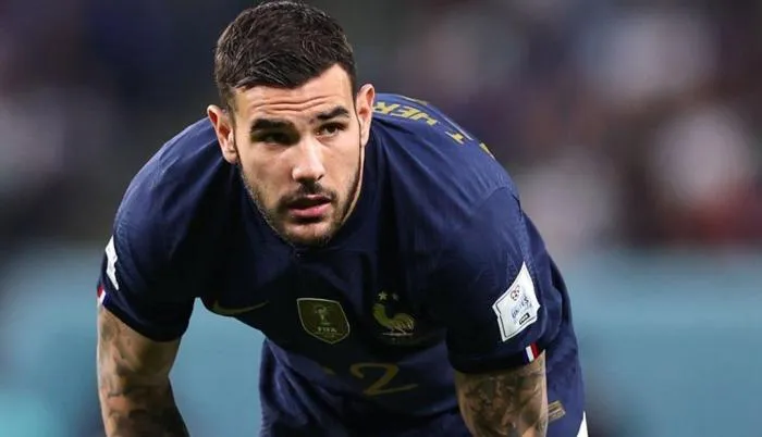 Milan, si ferma Theo Hernandez: finale a rischio