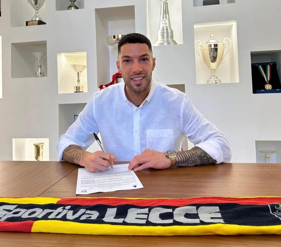 Lecce, si presenta Morente: "obiettivo migliorarsi"