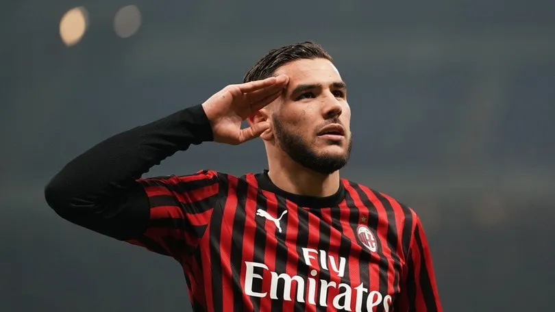 Milan: il Psg offre 5 milioni di stipendio per Theo Hernandez