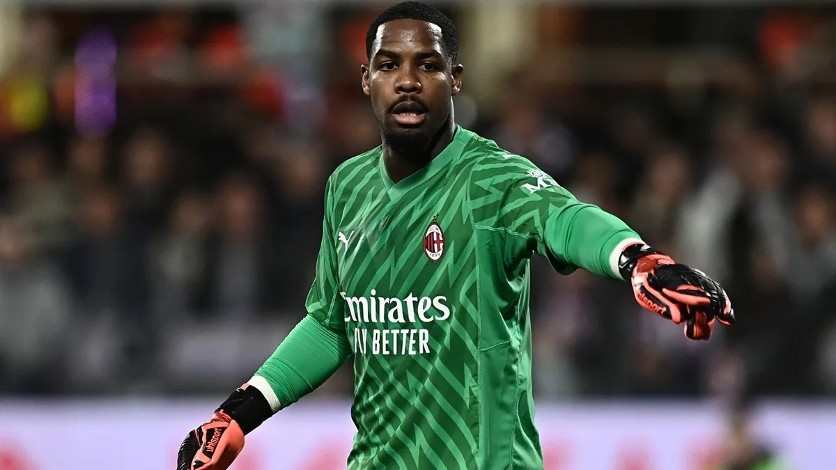 Milan, anche il Manchester City su Maignan: contatti con Carnesecchi
