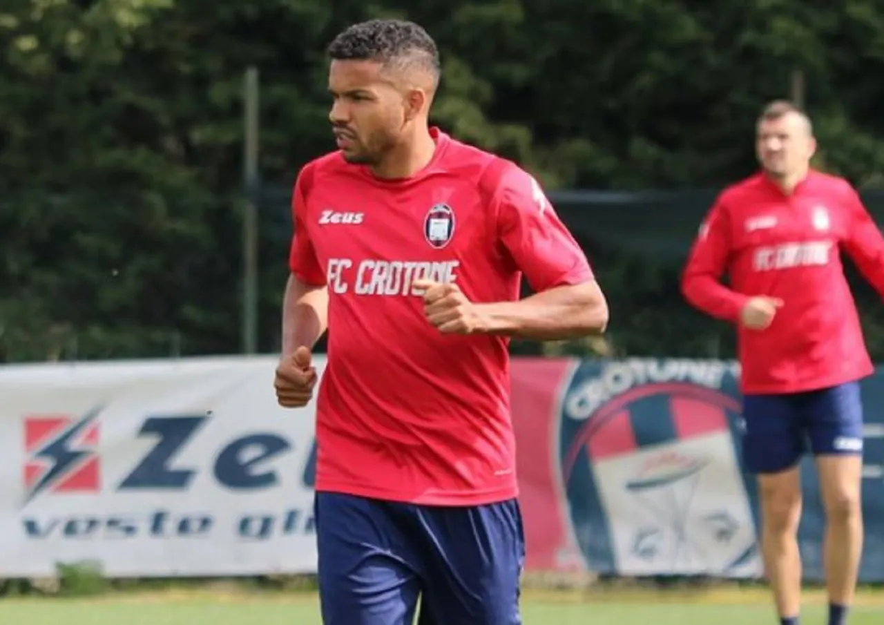 Calciomercato Genoa, occhi sul Crotone | Chiuso il primo affare