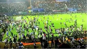 Shock in Indonesia: oltre 180 morti dopo un derby