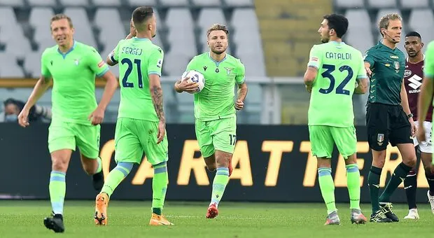 Lazio, tamponi riprocessati Ad Avellino: Immobile e Leiva negativi, positivo Strakosha