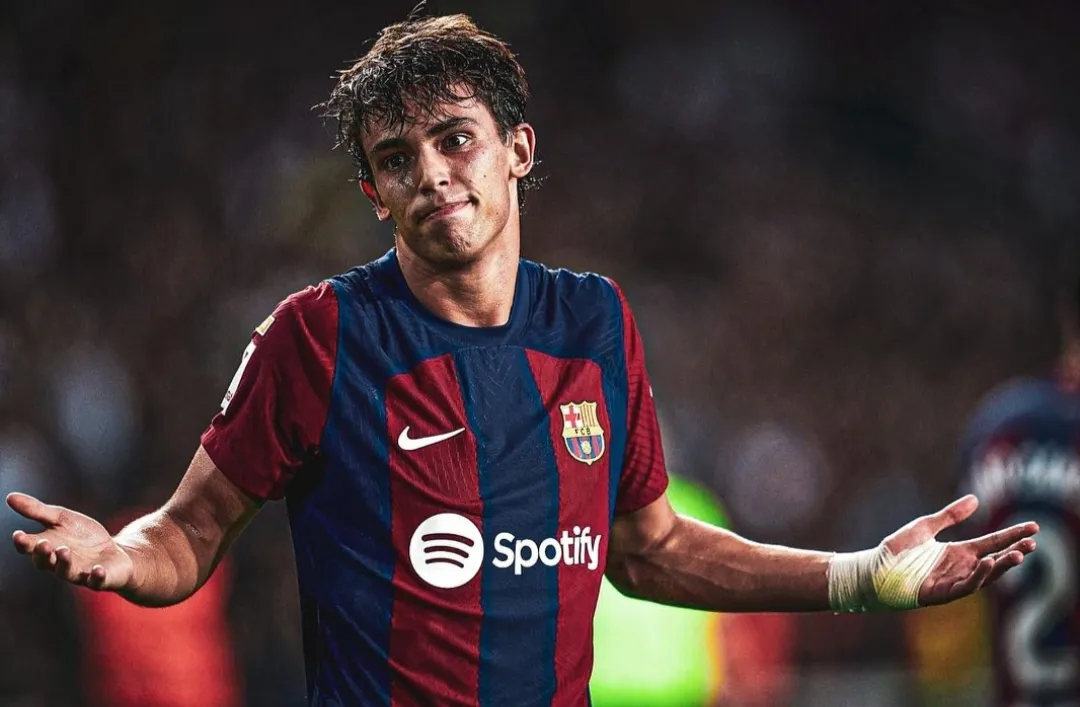 Barcellona, si pensa ai riscatti di Joao Felix e Cancelo: la situazione