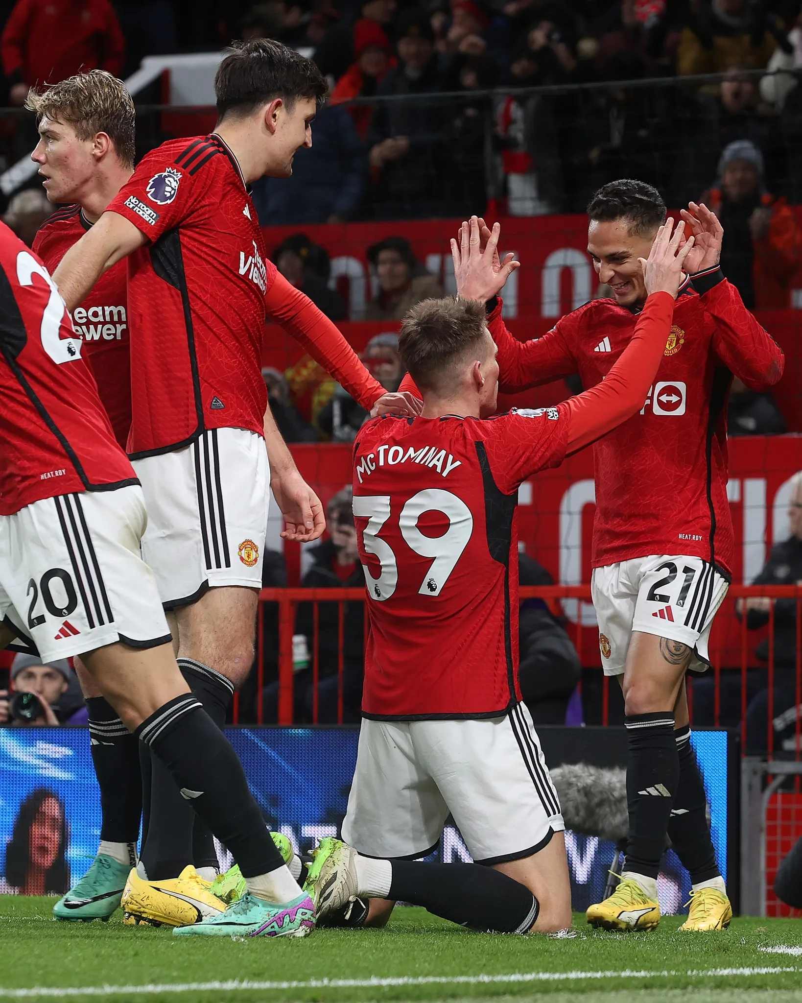 Manchester United, un calciatore rescinde con il club