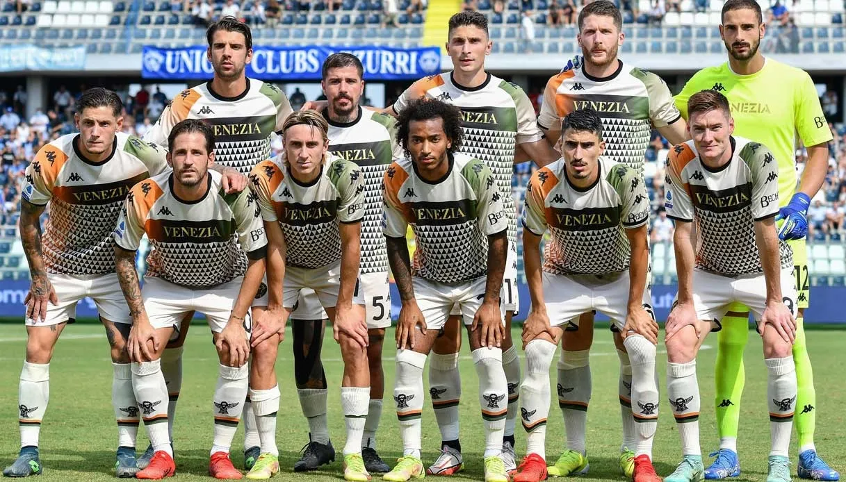 Venezia, quasi fatta per un terzino della Juventus
