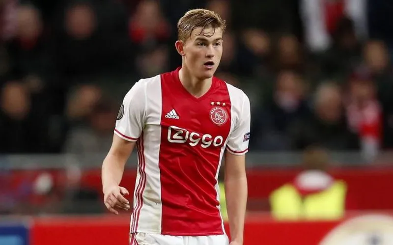 Juve-De Ligt, blitz di Paratici