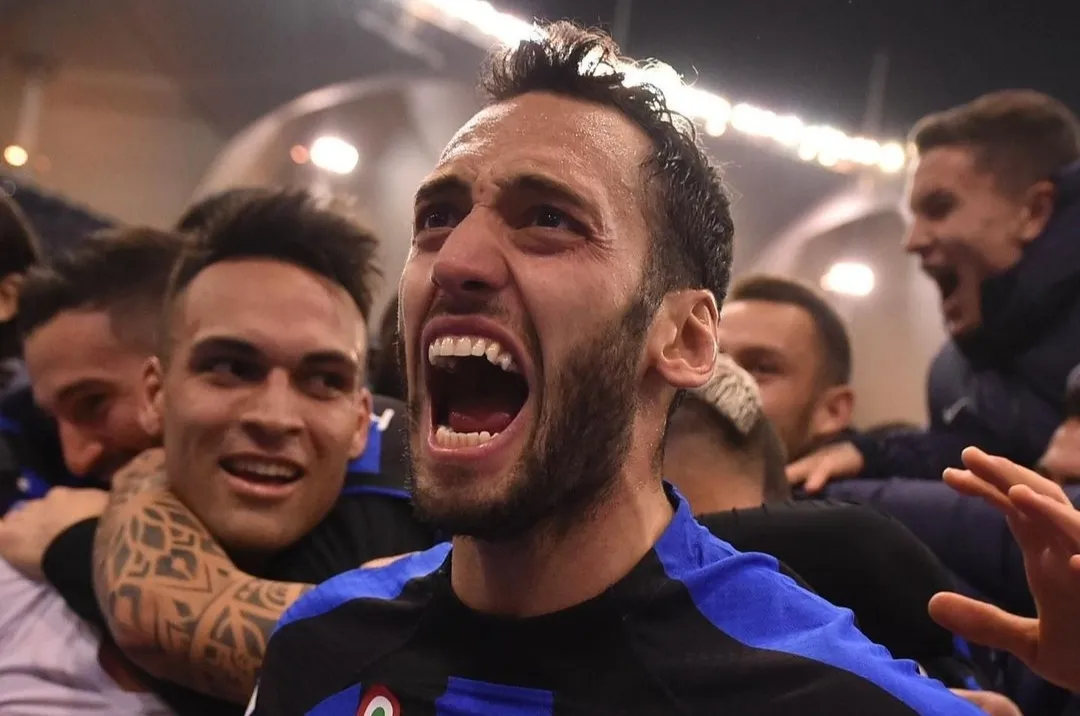 Inter, Calhanoglu festeggia la cinquina e duetta con..Dzeko!