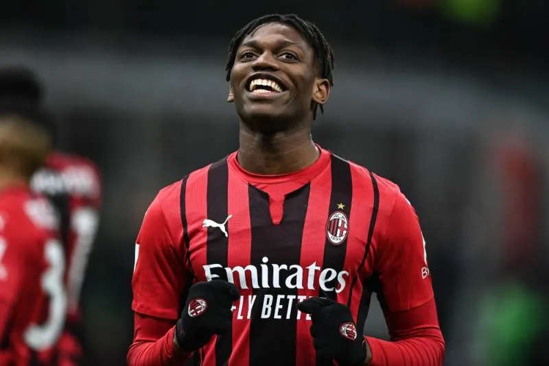 Leao, parole d’amore verso Maldini: a che punto è il rinnovo?