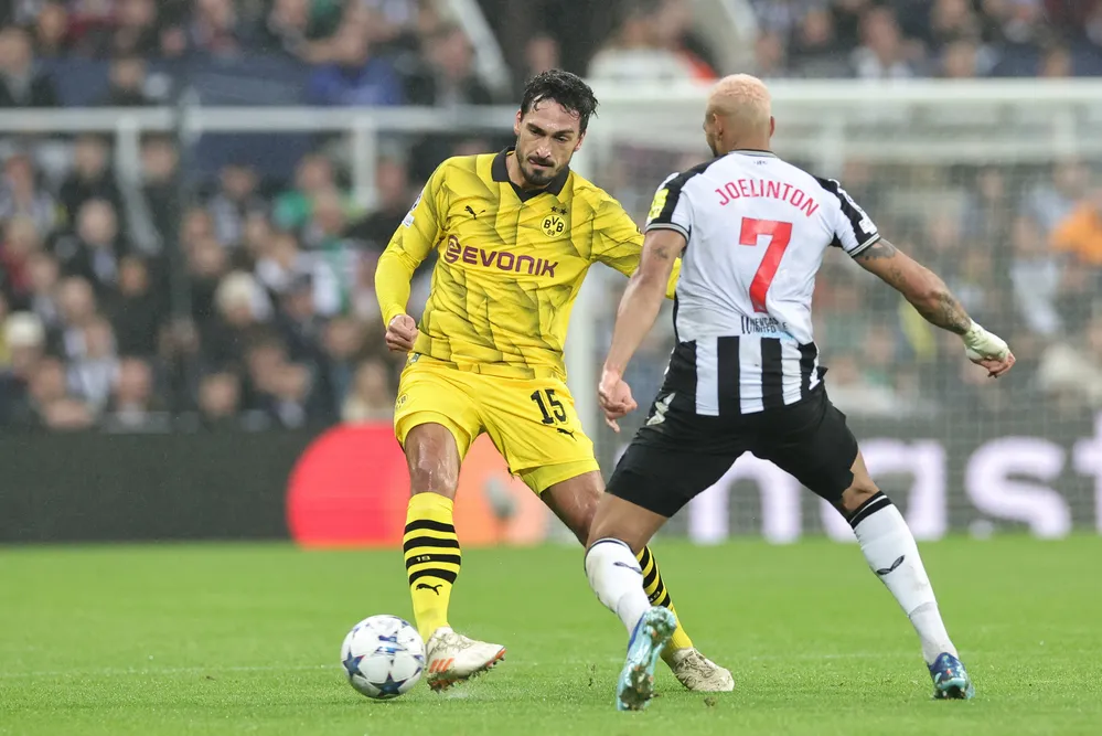 Bologna, oggi la risposta di Hummels. Pronta l'alternativa