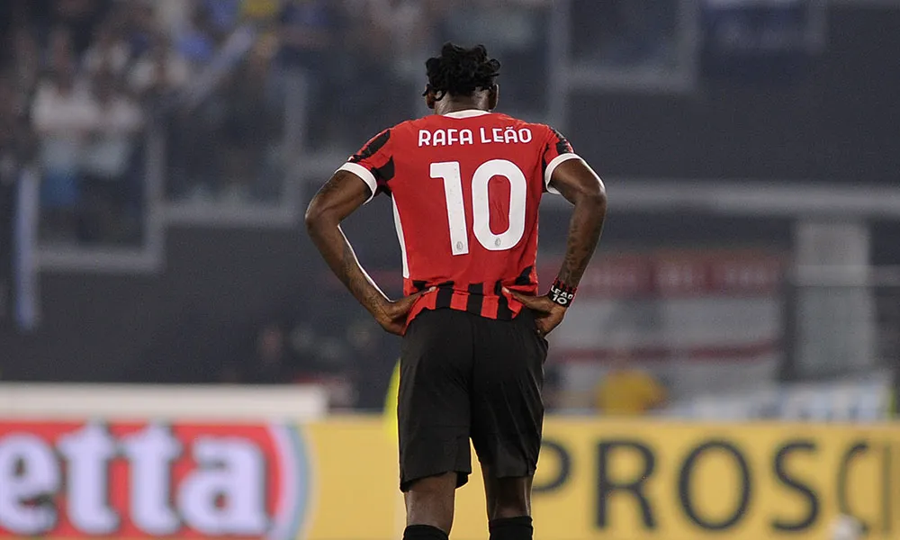 Milan, Leao non recupera per la Juve: andrà in tribuna