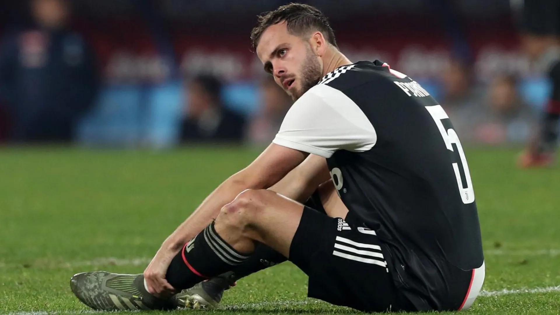 Pjanic al Psg, libera il posto a Pogba