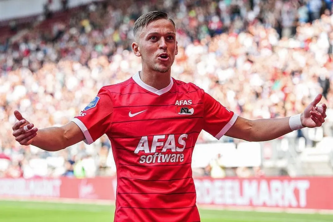 Calciomercato, sfida Napoli-Fiorentina per l'esterno