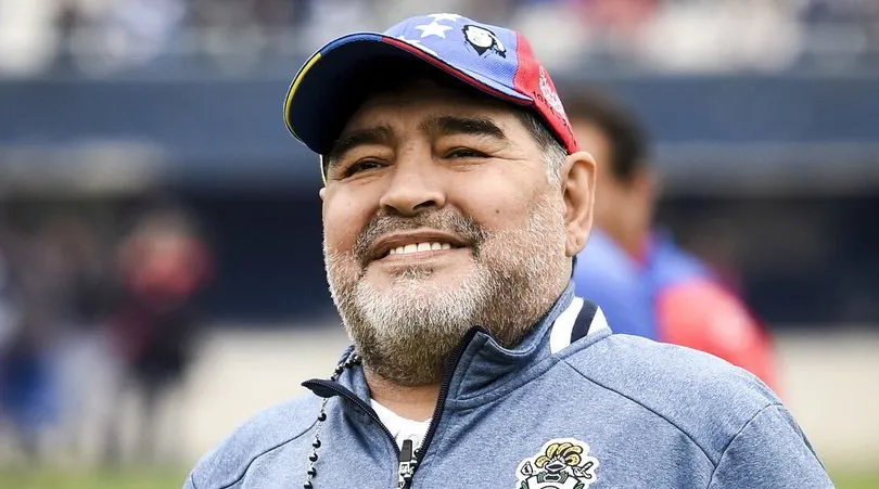 "El Clarin": Diego Armando Maradona è morto