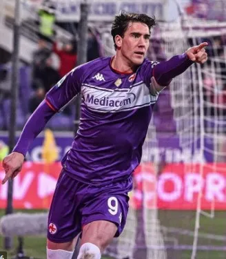 Retroscena Vlahovic, quando disse: "Voglio restare a Firenze. Io come Totti"