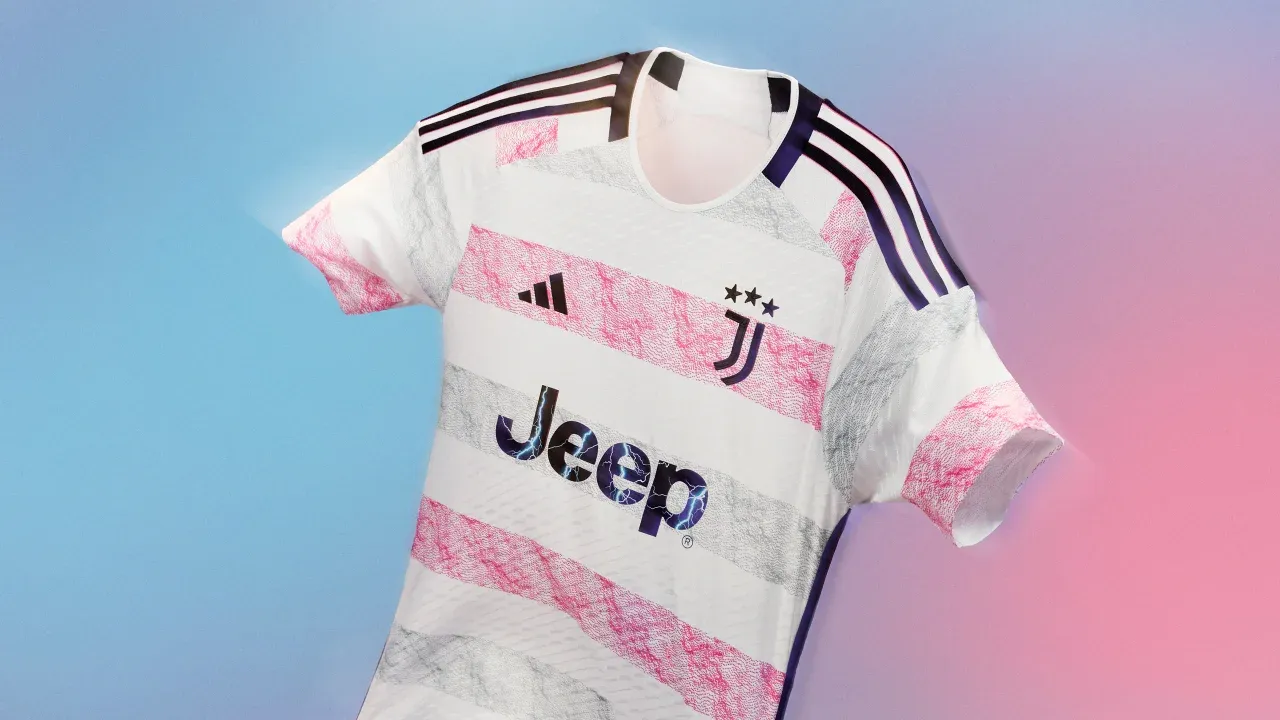 Juventus, presentata la seconda maglia – IL VIDEO