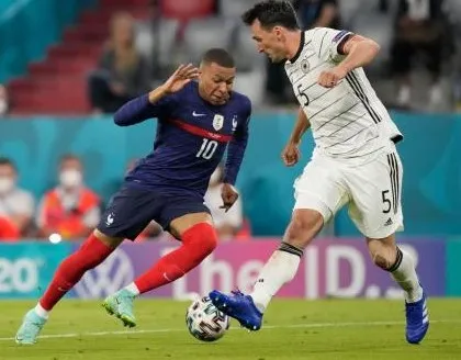 Francia-Germania: ai galli lo scontro fra titani