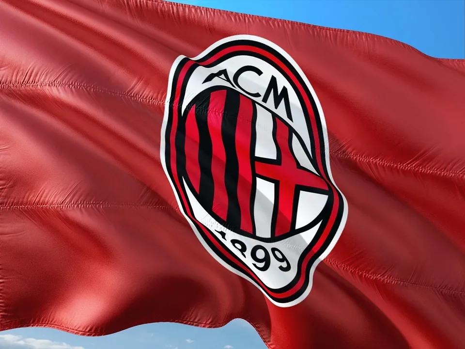 Milan: per Simakan si inserisce l’Atalanta
